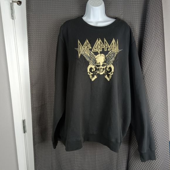 Def Leppard Skull Wings Graphic Sweatshirt Mens XXL 60% Cotton 40% Recycle Poly - Picture 3 of 12